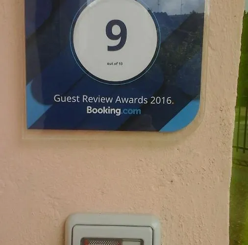 Happy Days Alojamento de Acomodação e Pequeno-almoço Giove